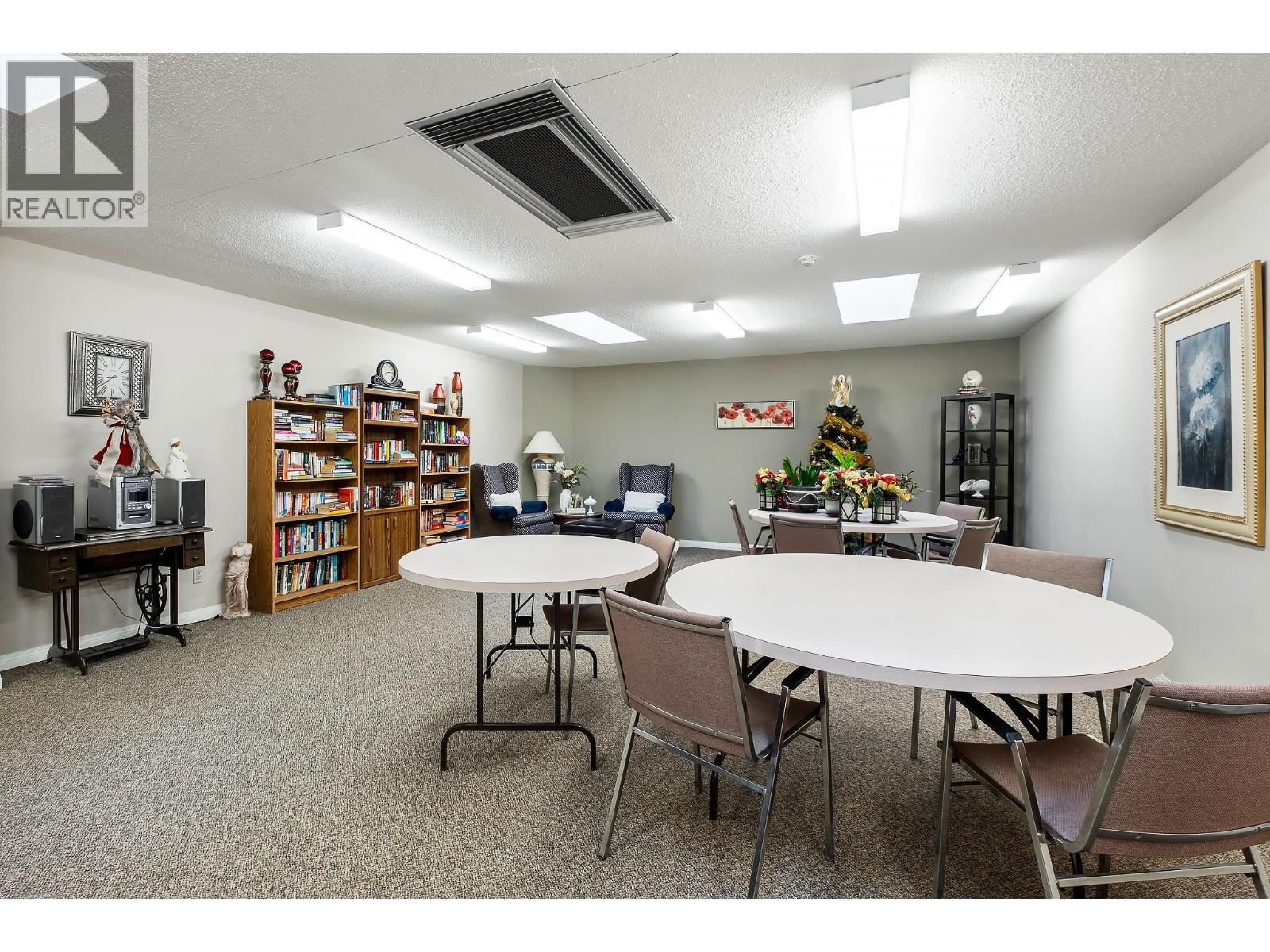 206 1055 Lawrence Avenue, Kelowna