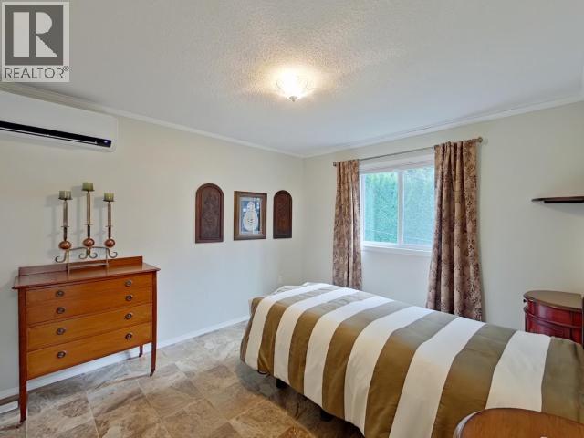 15-8425 HIGHWAY 101, Powell River