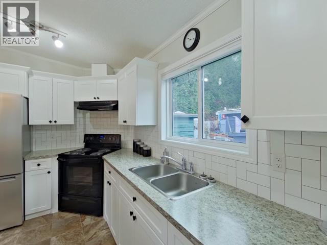 15-8425 HIGHWAY 101 - 16