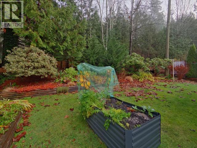 15-8425 HIGHWAY 101, Powell River