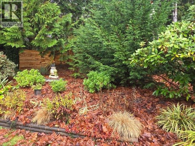 15-8425 HIGHWAY 101, Powell River