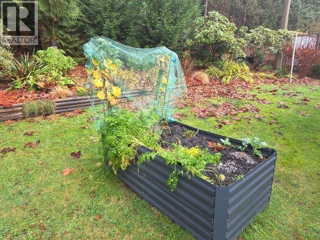 15-8425 HIGHWAY 101, Powell River