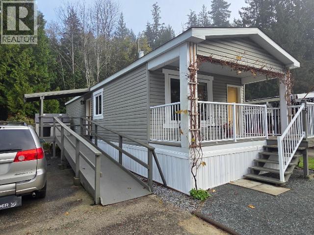 15-8425 HIGHWAY 101, Powell River