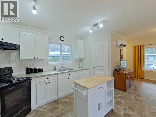 15-8425 HIGHWAY 101, Powell River