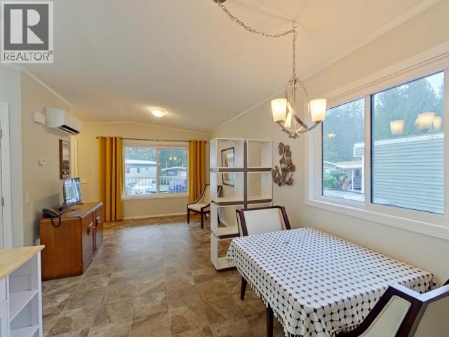 15-8425 HIGHWAY 101, Powell River