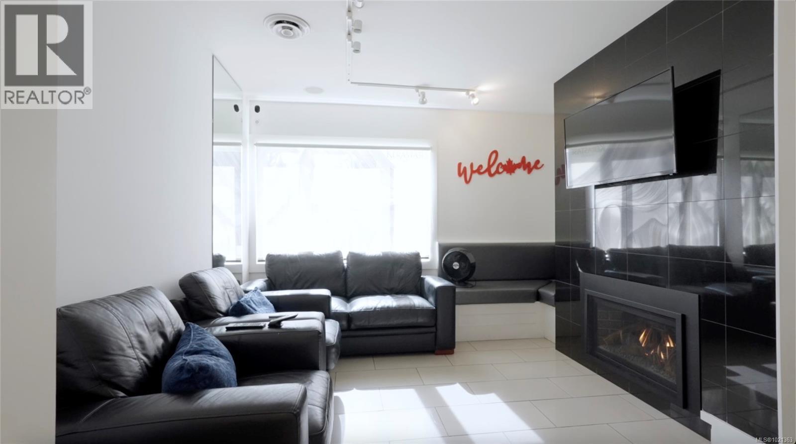 2047 Oak Bay Ave, Oak Bay