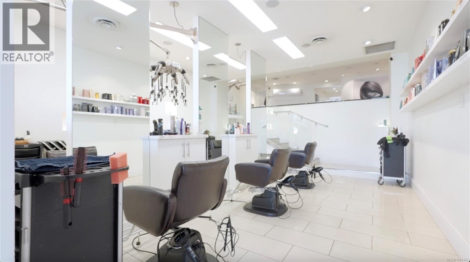 2047 Oak Bay Ave, Oak Bay