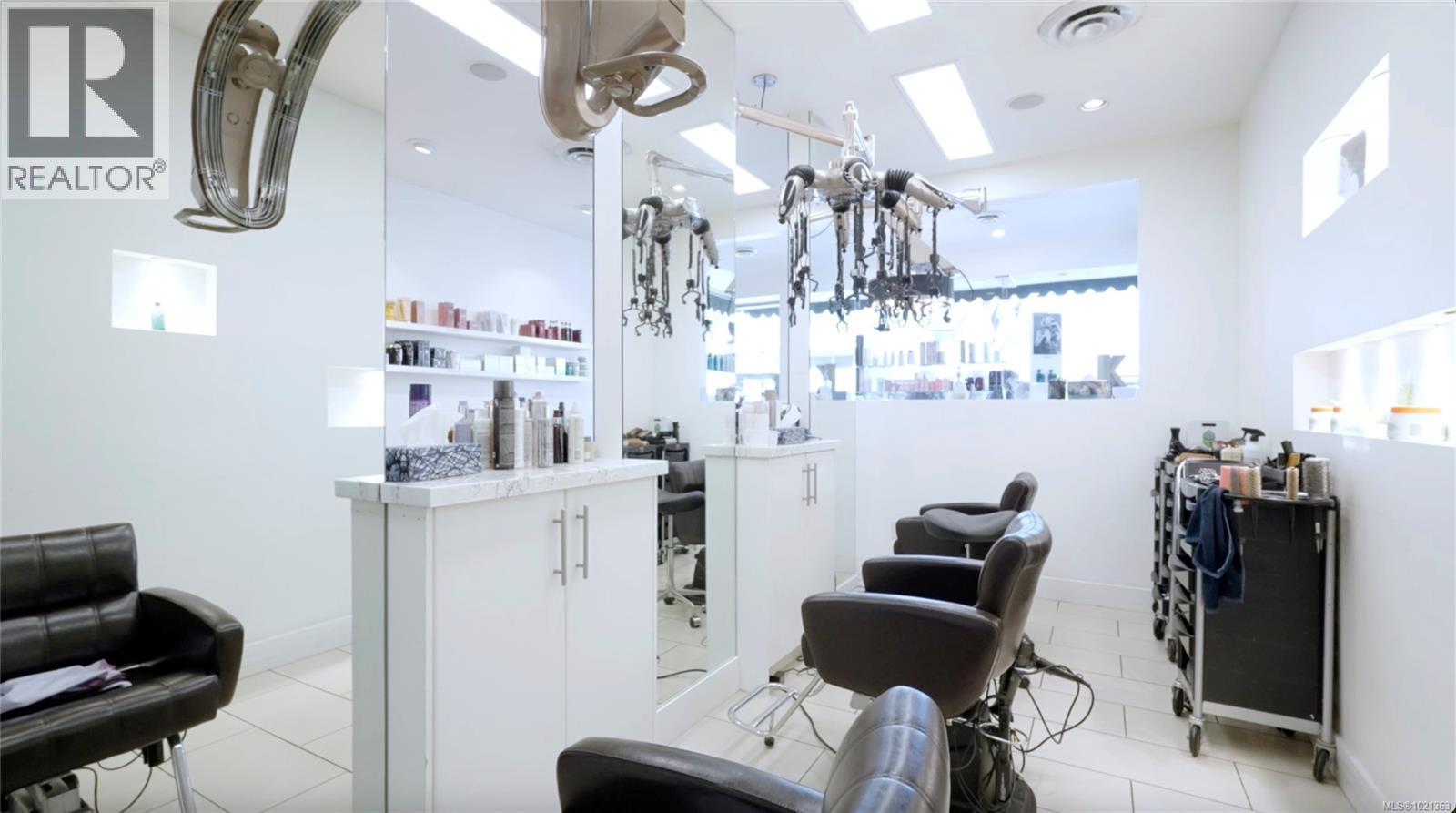 2047 Oak Bay Ave, Oak Bay