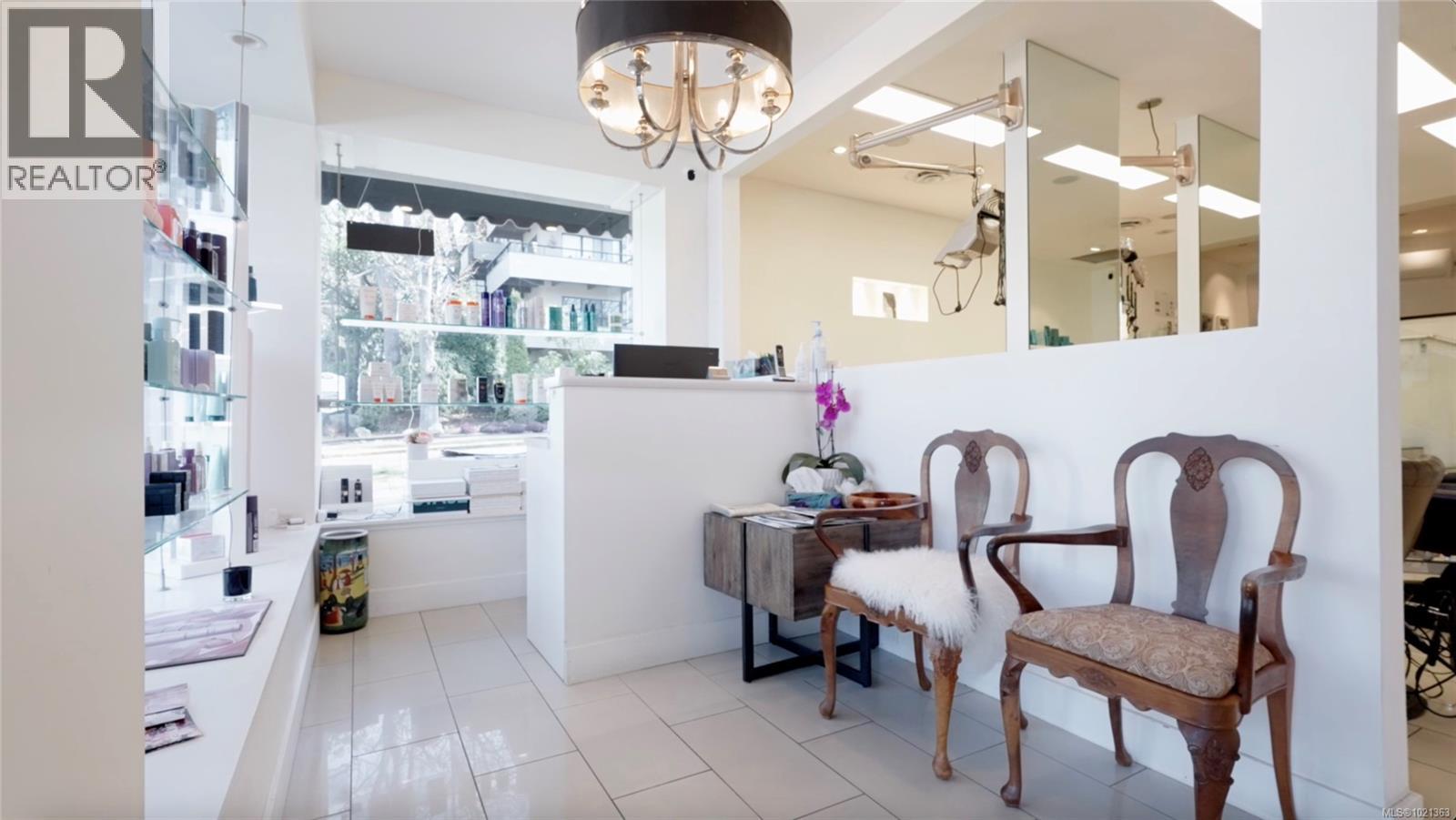 2047 Oak Bay Ave, Oak Bay