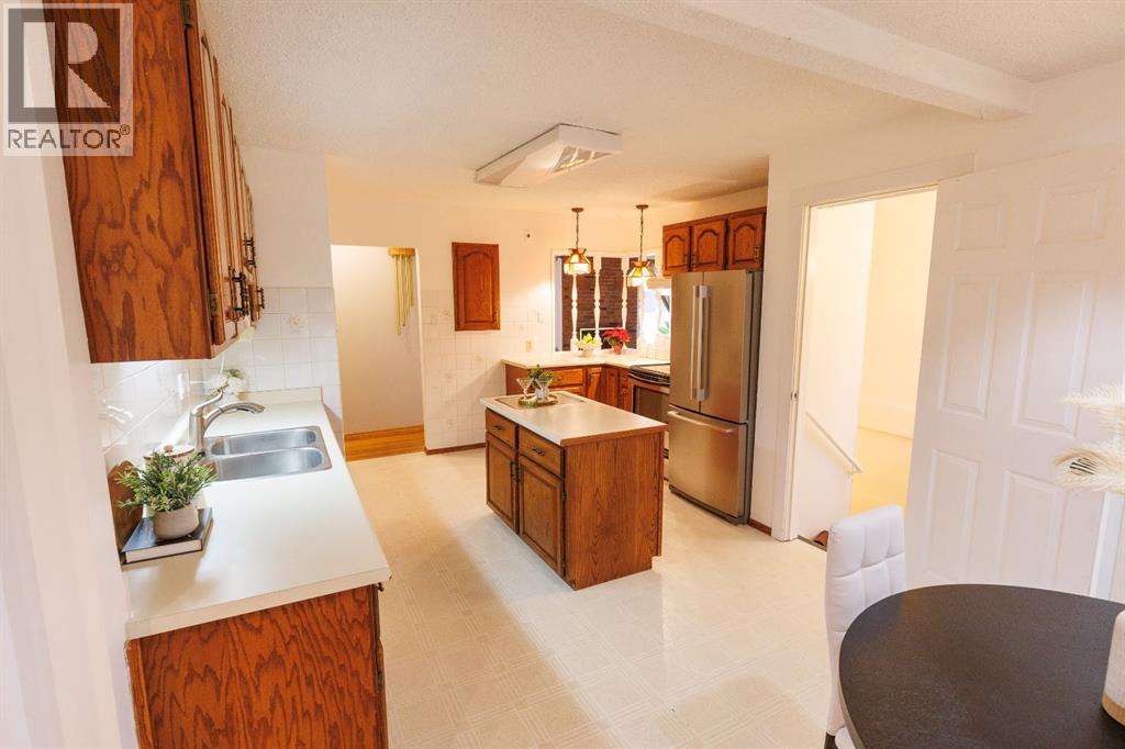 Single Family House Bungalow for Sale in  Lynndale Crescent SE Ogden Calgary 