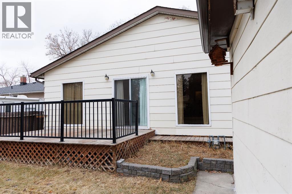 Single Family House Bungalow for Sale in  Lynndale Crescent SE Ogden Calgary 