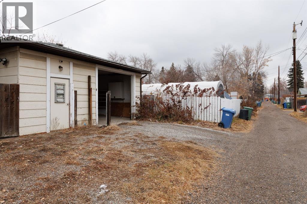 Single Family House Bungalow for Sale in  Lynndale Crescent SE Ogden Calgary 