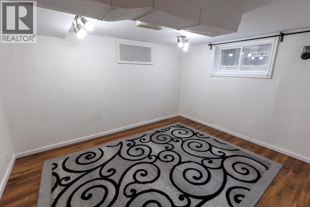 Single Family House Bungalow for Sale in  Lynndale Crescent SE Ogden Calgary 