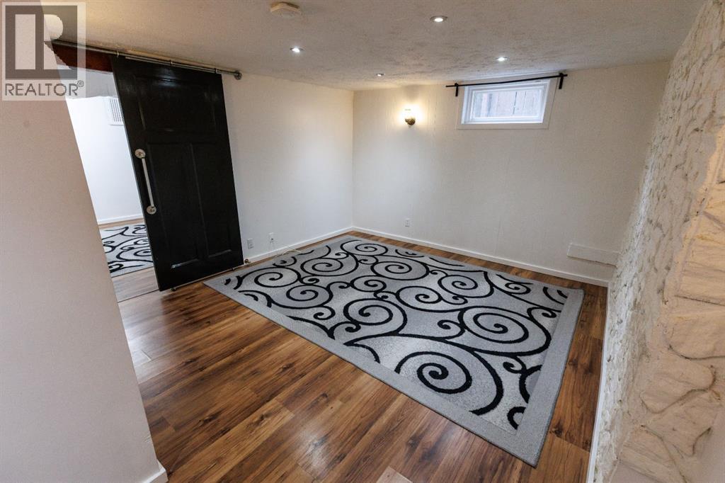 Single Family House Bungalow for Sale in  Lynndale Crescent SE Ogden Calgary 