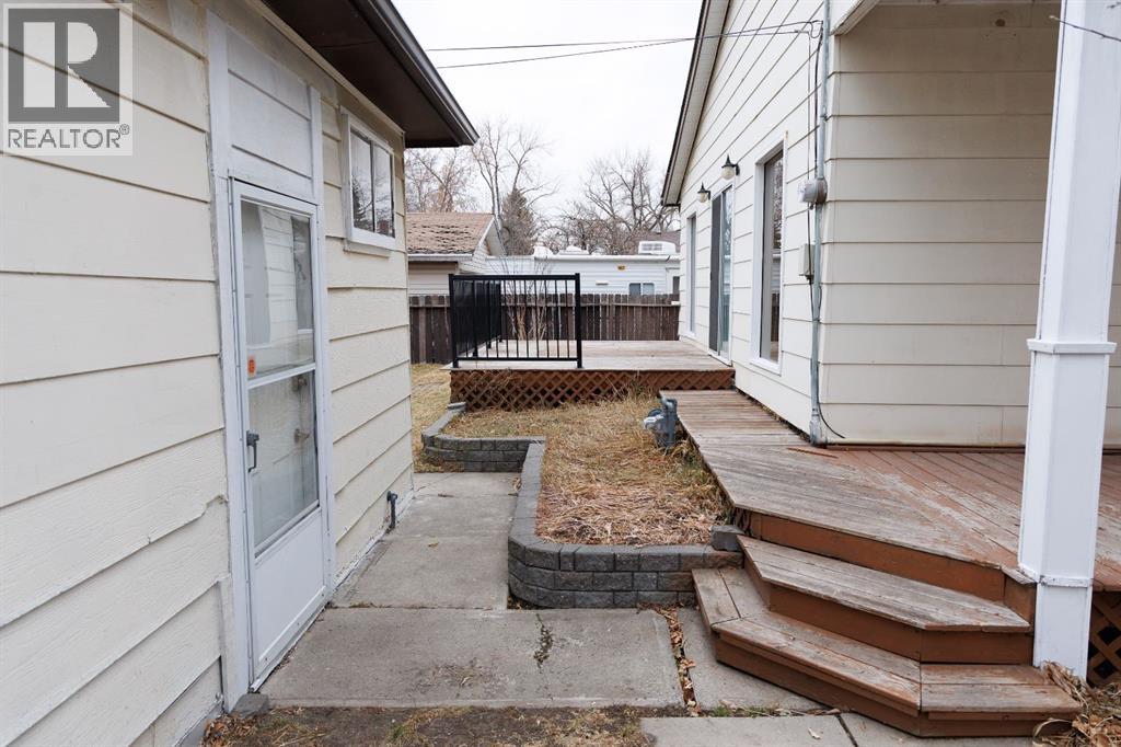 Single Family House Bungalow for Sale in  Lynndale Crescent SE Ogden Calgary 