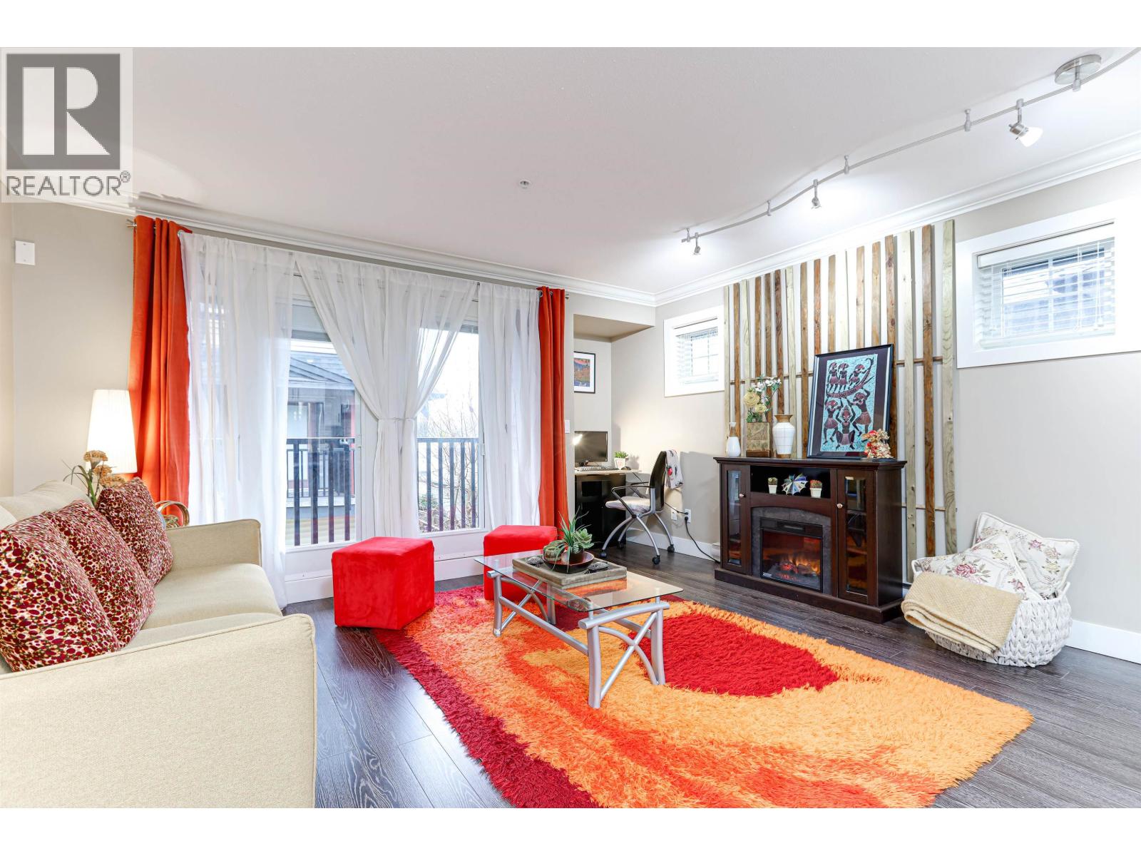 5 305 JARDINE STREET, New Westminster