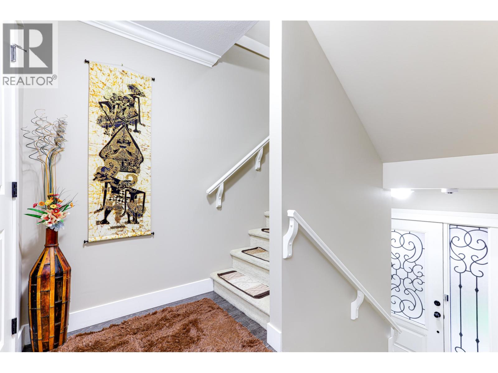 5 305 JARDINE STREET, New Westminster