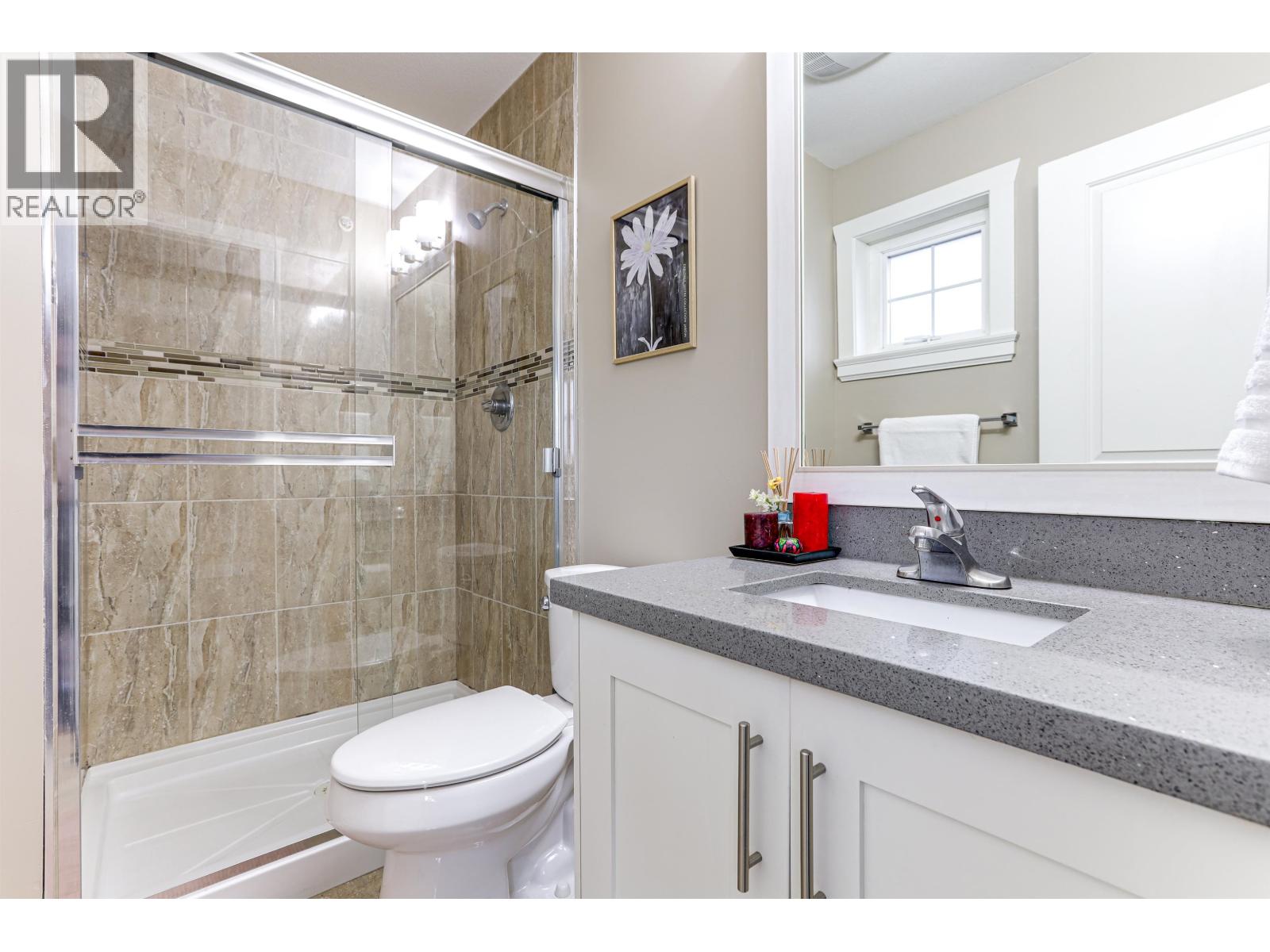 5 305 JARDINE STREET, New Westminster