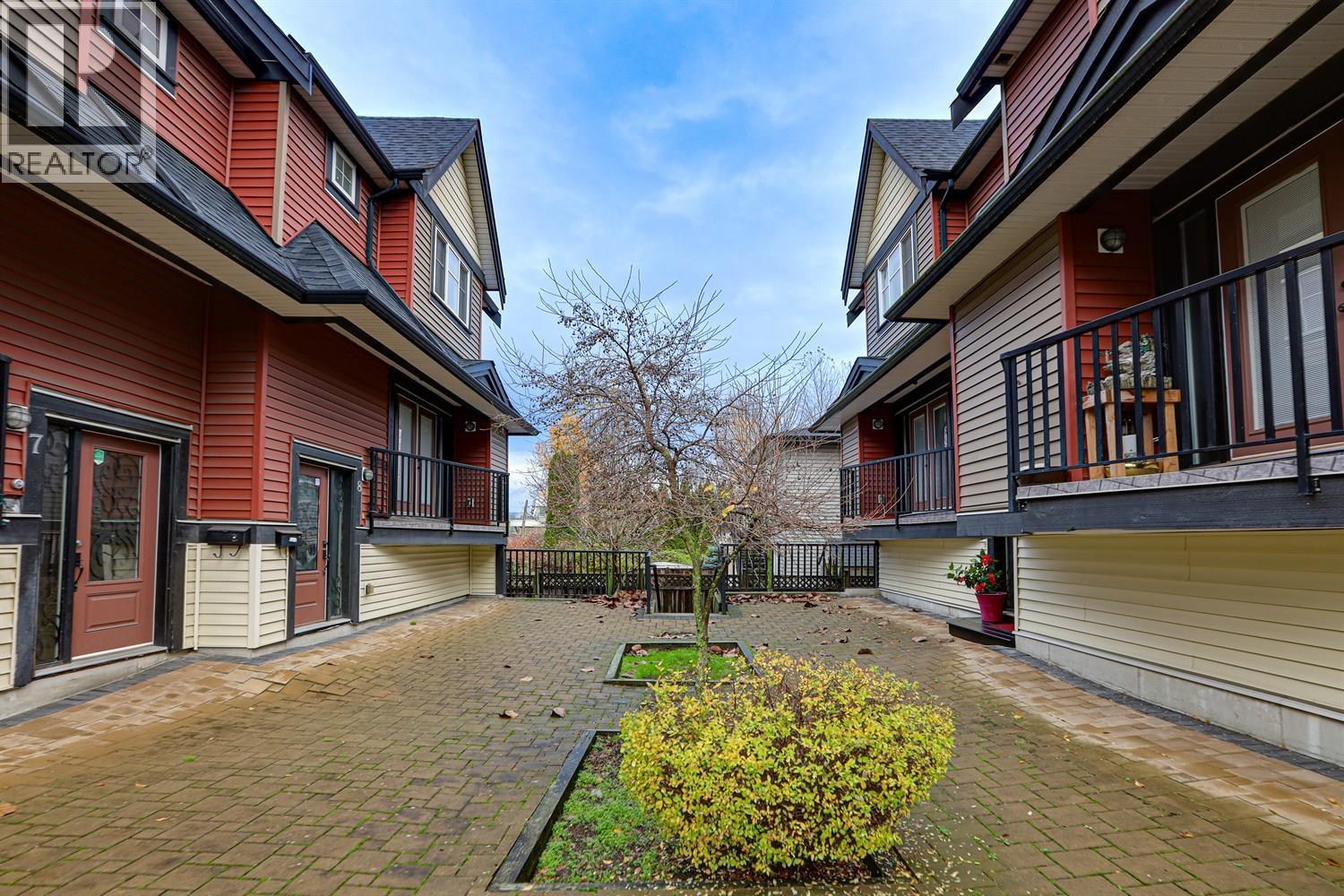 5 305 JARDINE STREET, New Westminster