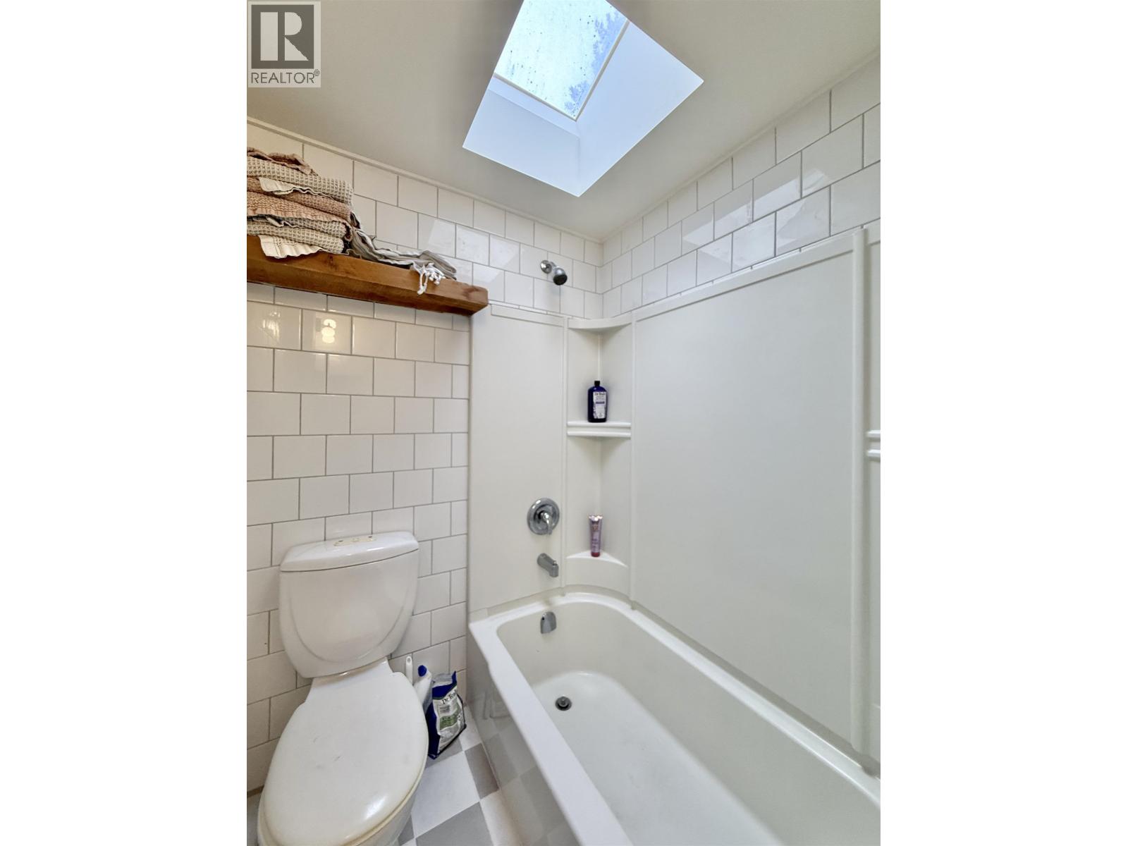 962 CEMETERY ROAD, Gibsons