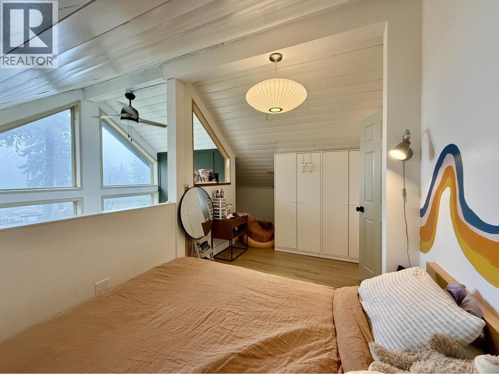 962 CEMETERY ROAD, Gibsons