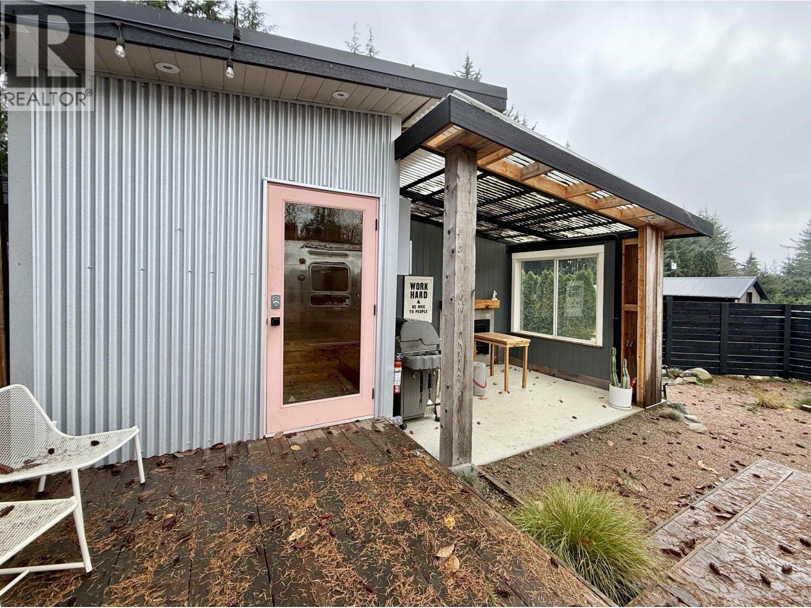 962 CEMETERY ROAD, Gibsons