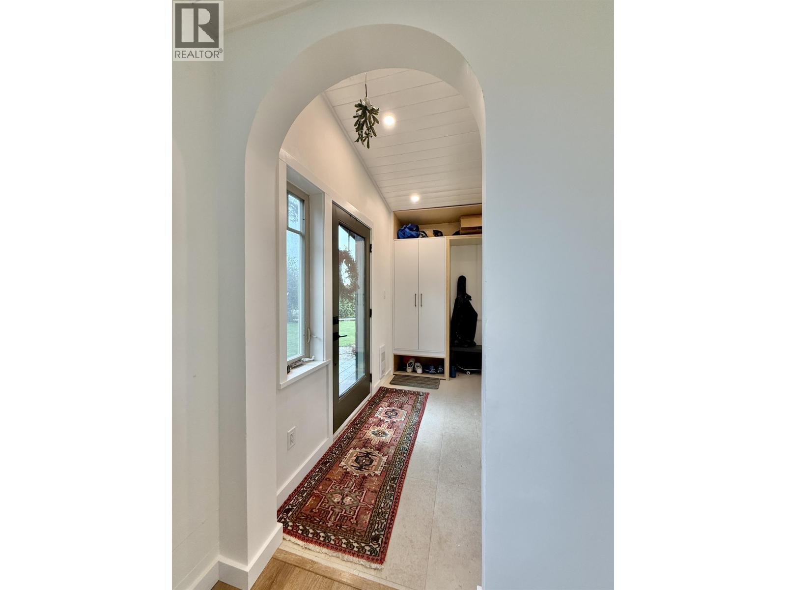 962 CEMETERY ROAD, Gibsons