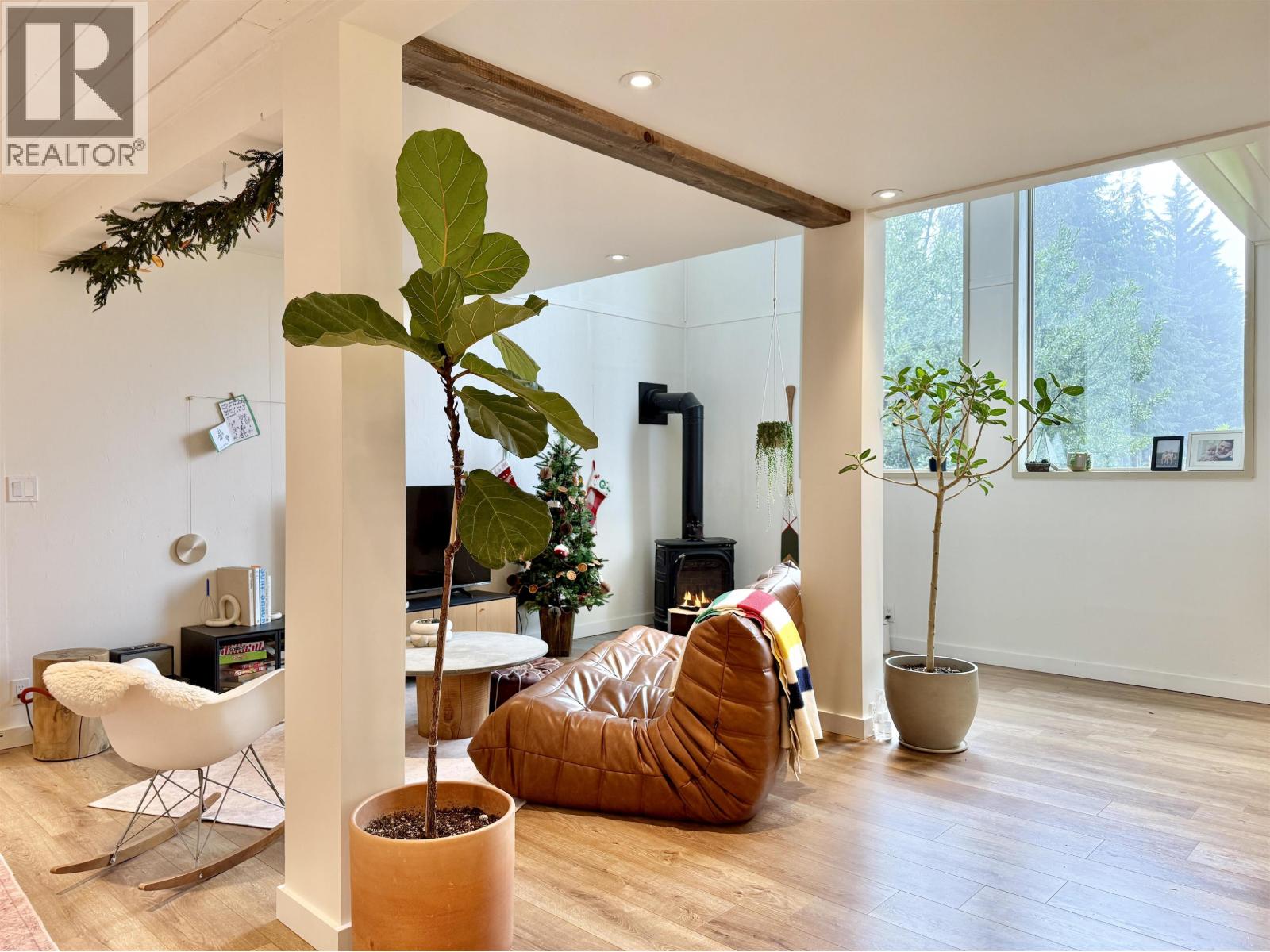 962 CEMETERY ROAD, Gibsons