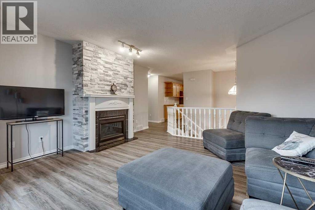 14 Lawrence Crescent, Red Deer