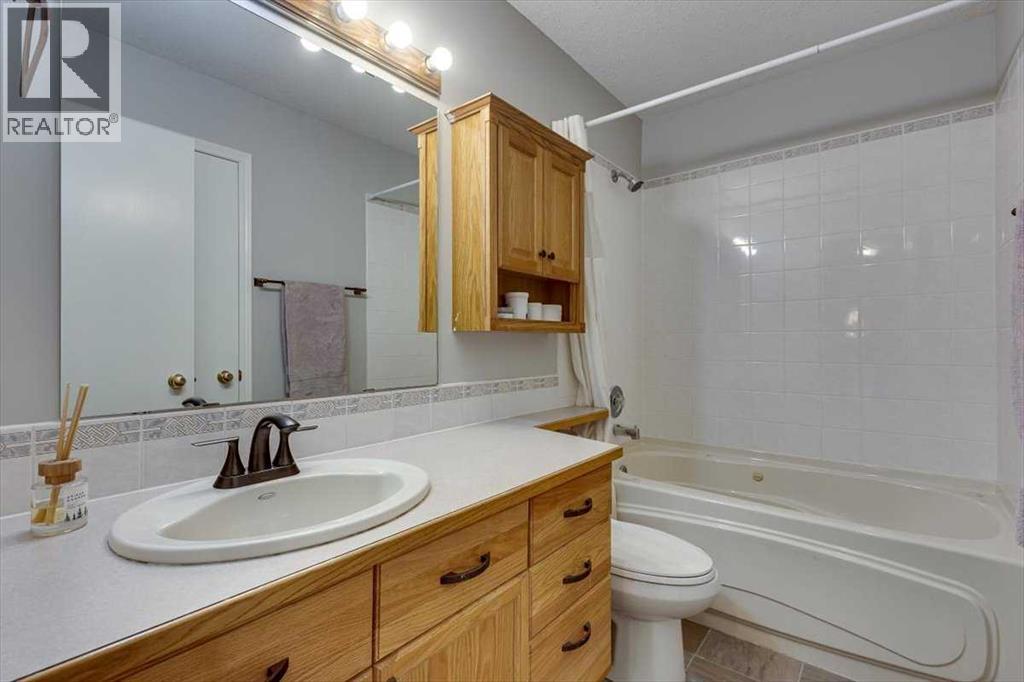 14 Lawrence Crescent, Red Deer