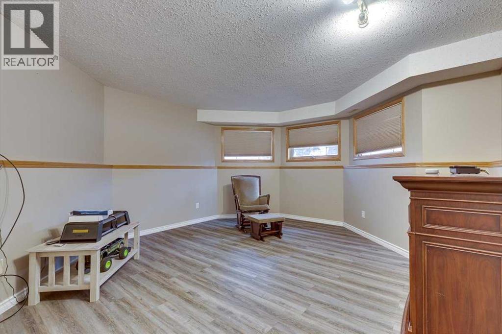 14 Lawrence Crescent, Red Deer