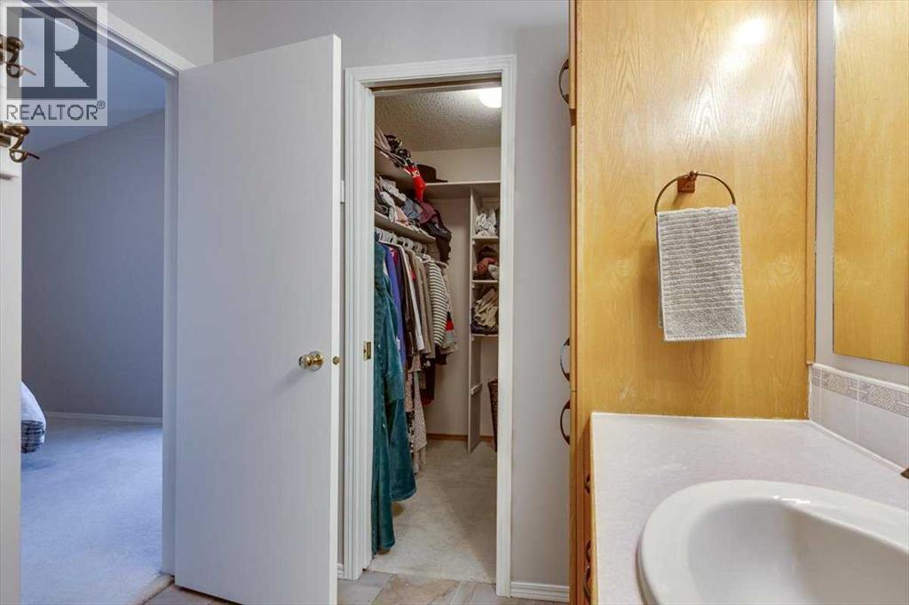 14 Lawrence Crescent, Red Deer