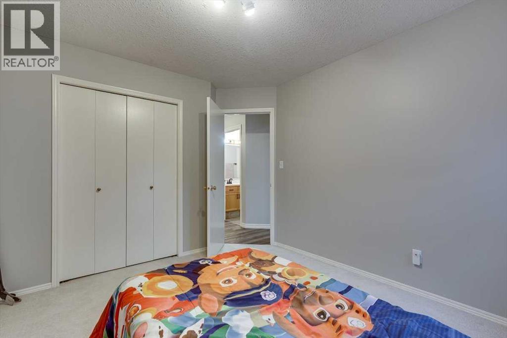 14 Lawrence Crescent, Red Deer