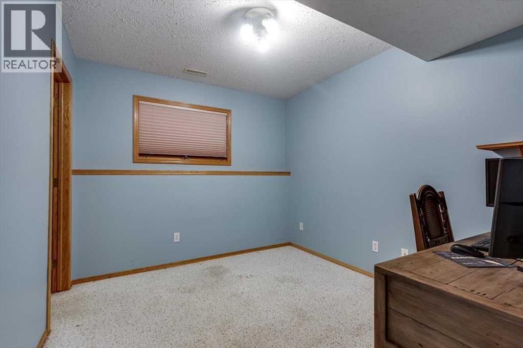 14 Lawrence Crescent, Red Deer