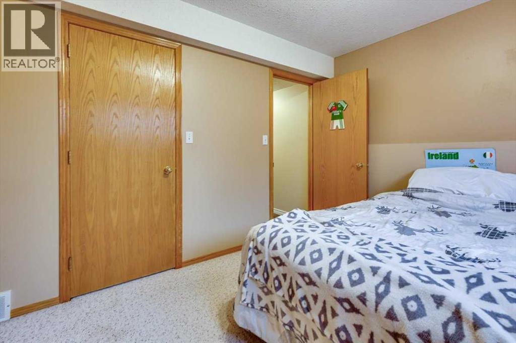 14 Lawrence Crescent, Red Deer