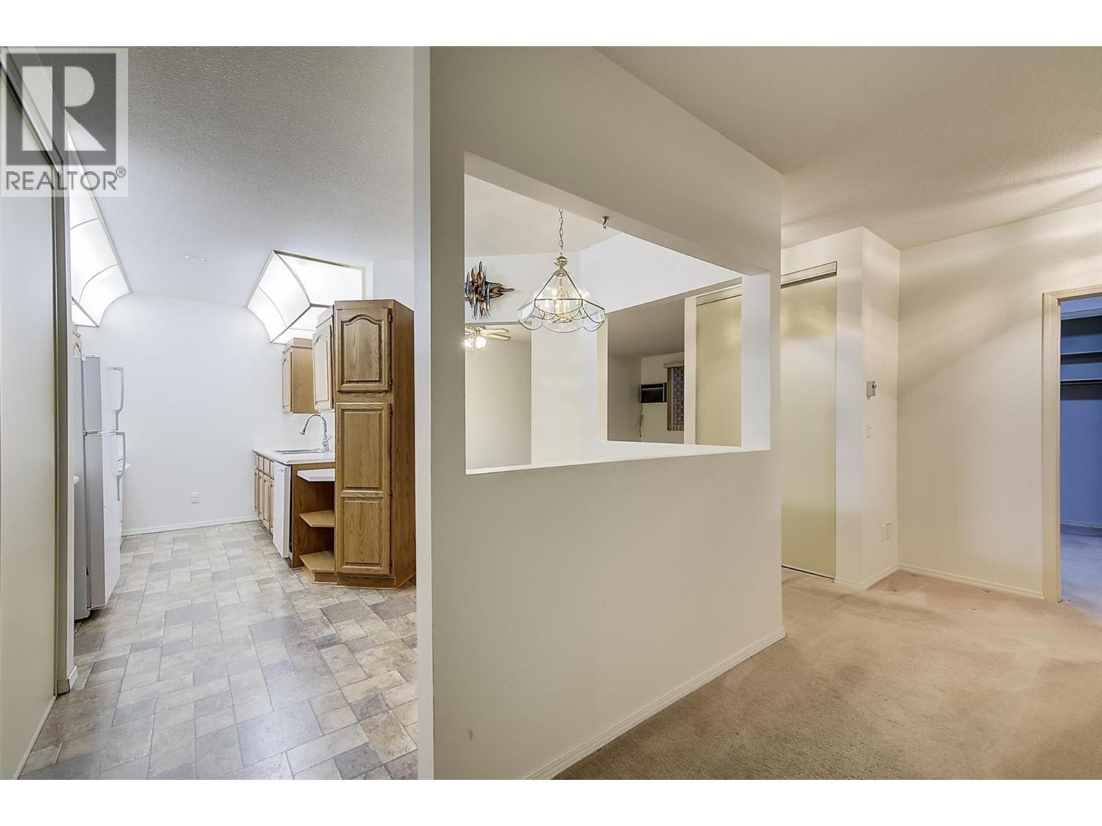 106 1329 KLO Road, Kelowna