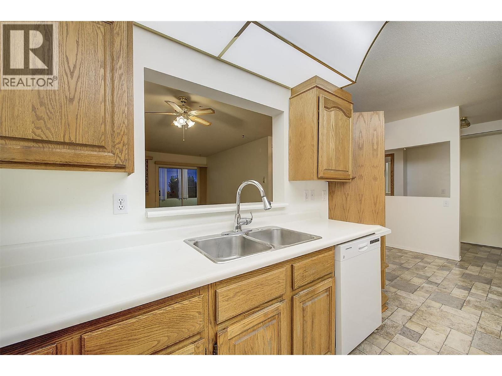 106 1329 KLO Road, Kelowna