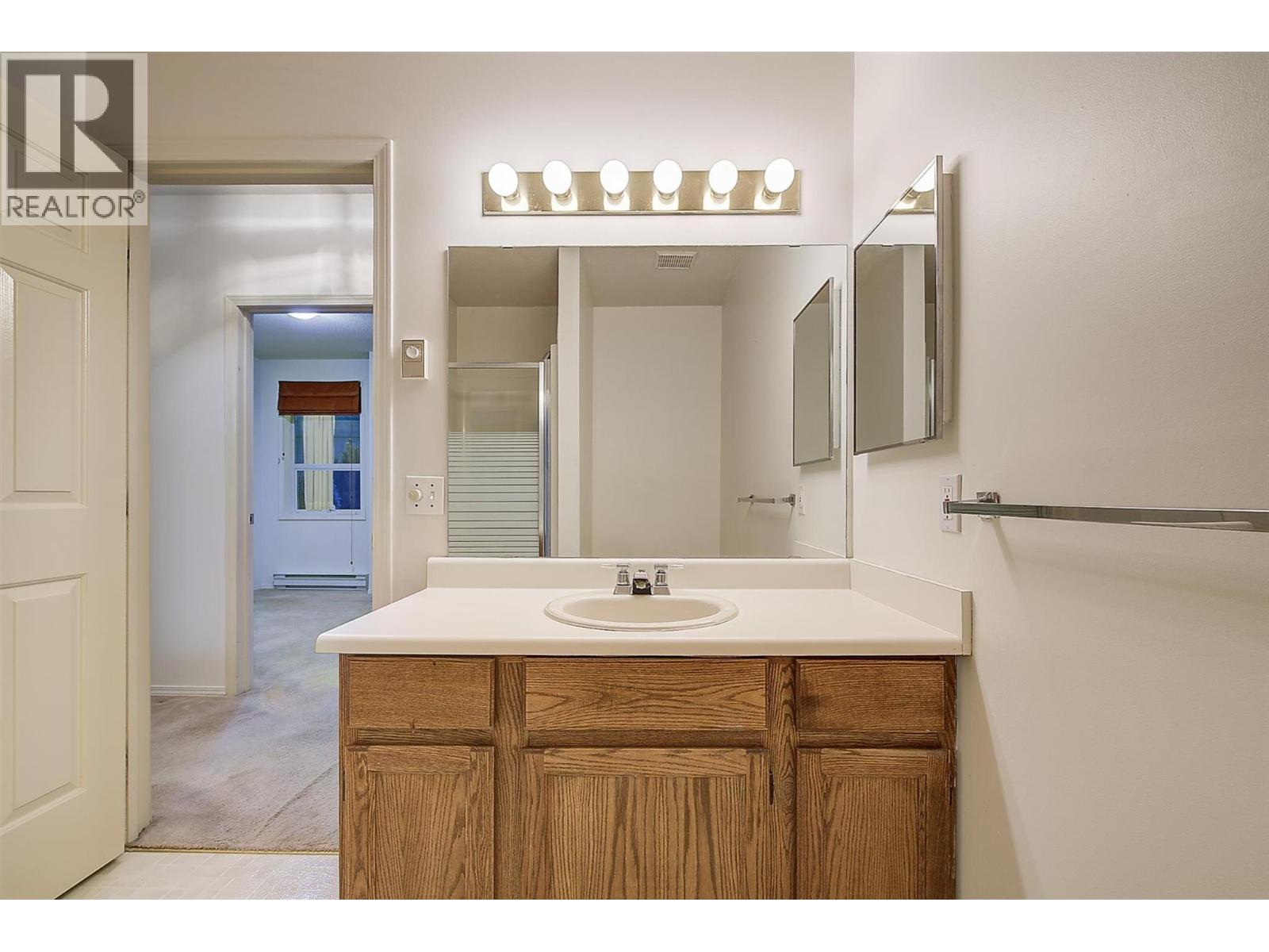 106 1329 KLO Road, Kelowna