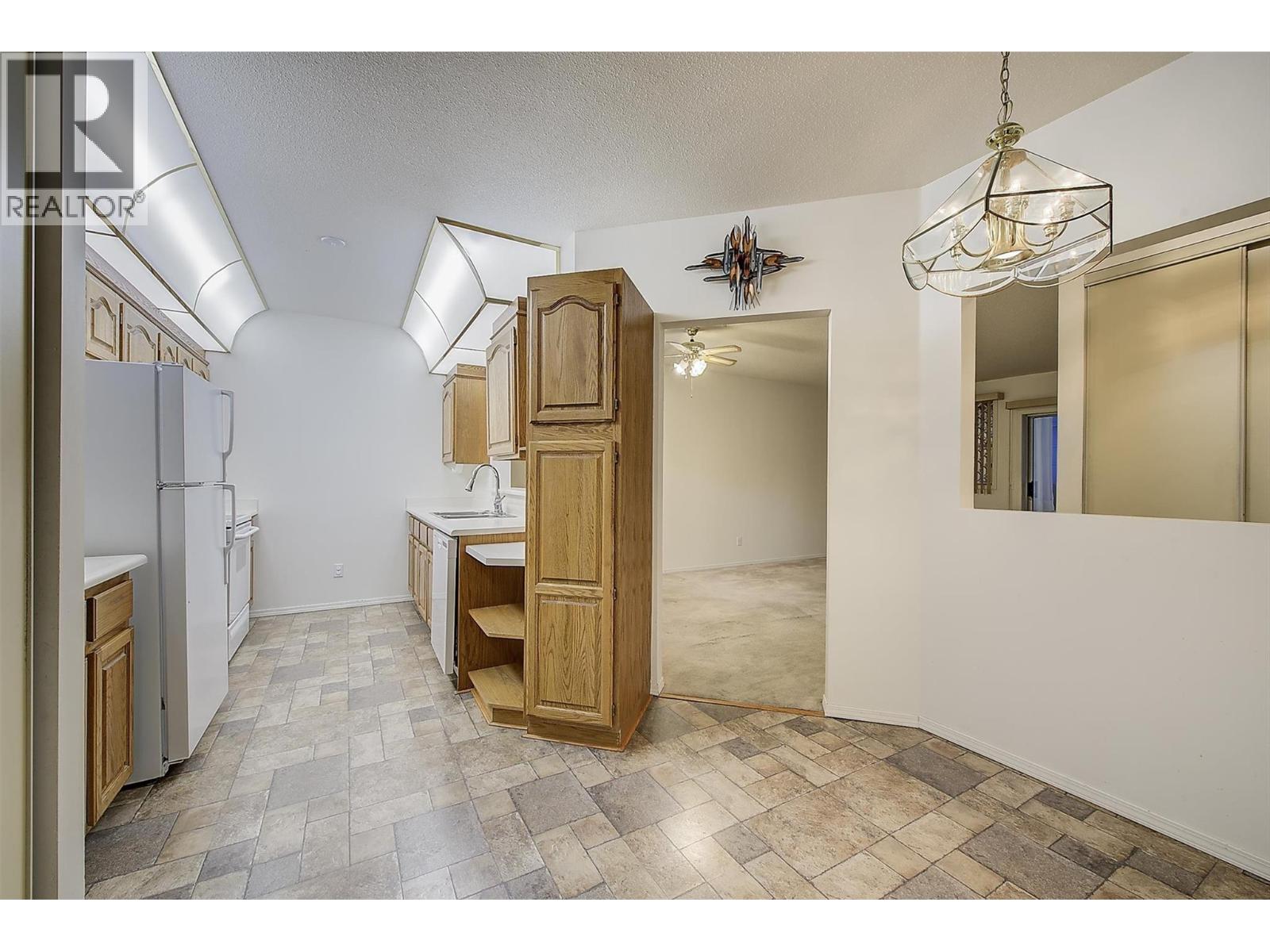 106 1329 KLO Road, Kelowna