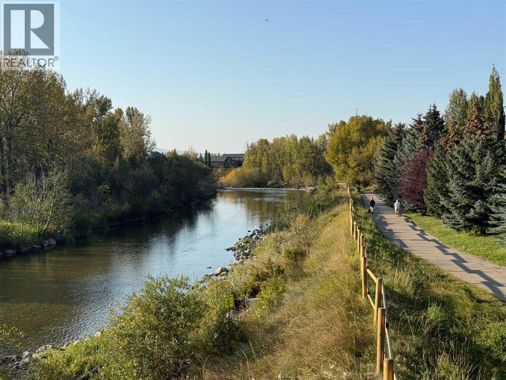 12 Bow Way, Cochrane