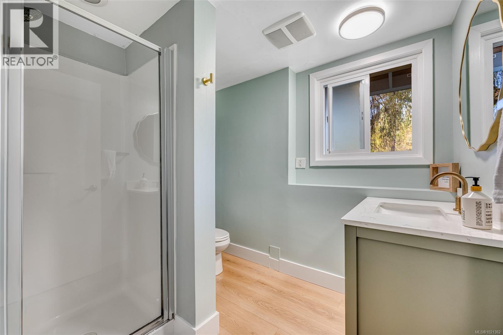  9440 Glenelg Avenue, North Saanich