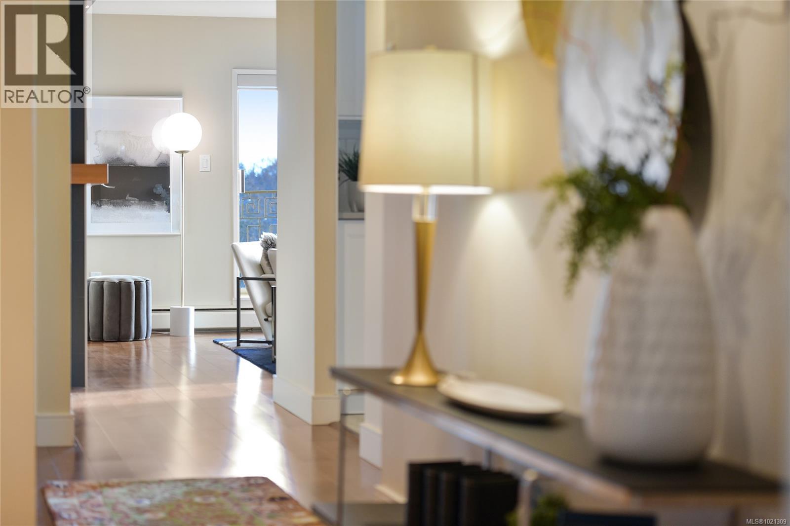 507 1440 BEACH Drive, Oak Bay