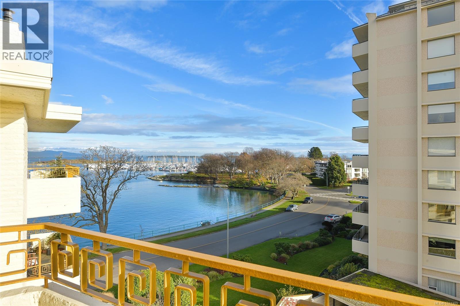 507 1440 BEACH Drive, Oak Bay
