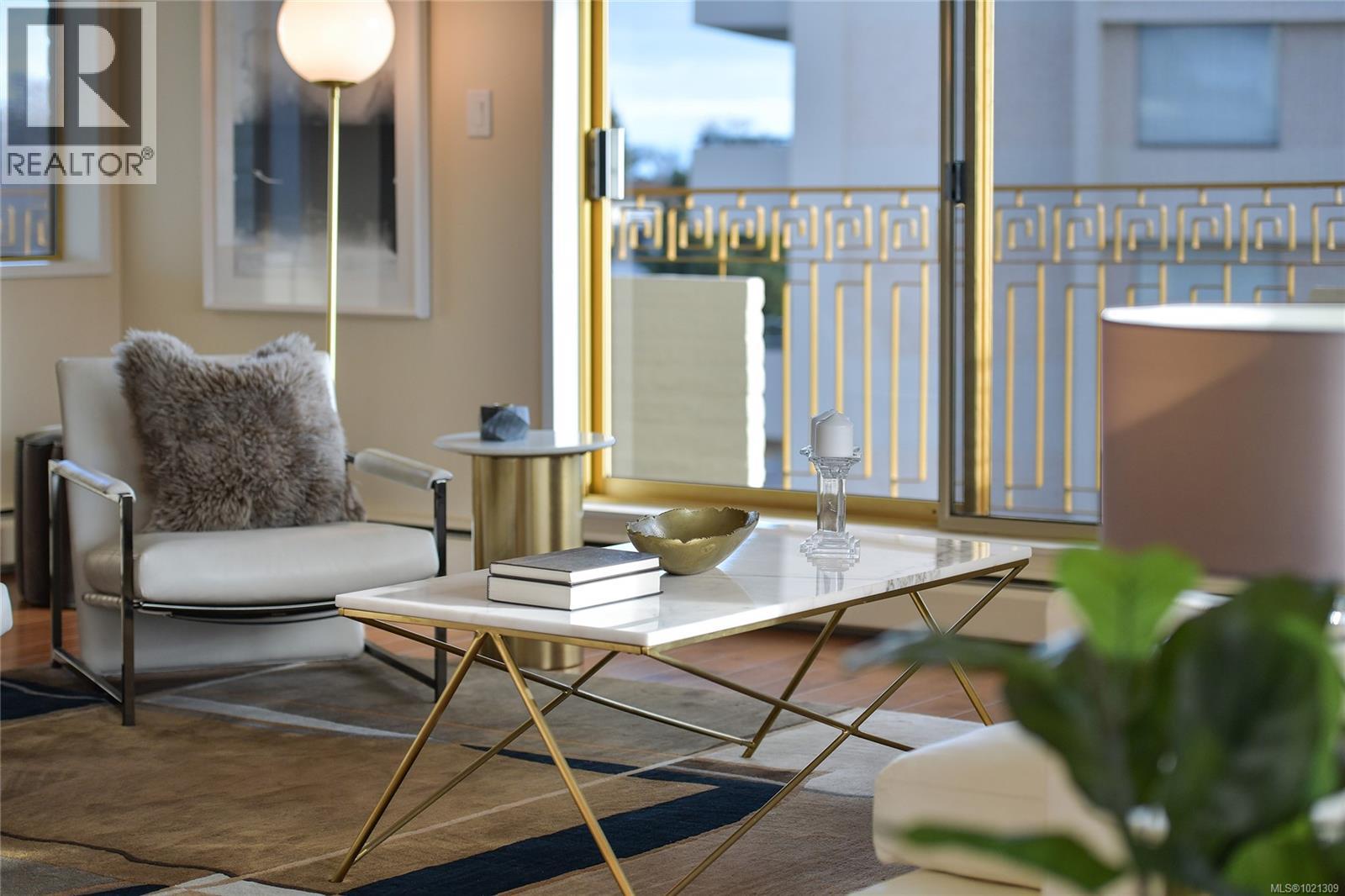 507 1440 BEACH Drive, Oak Bay