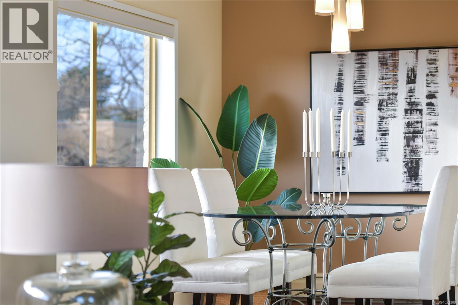 507 1440 BEACH Drive, Oak Bay