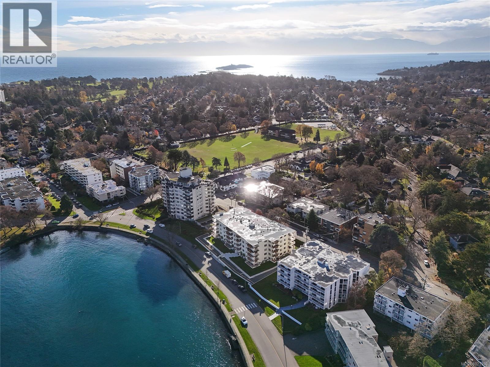 507 1440 BEACH Drive, Oak Bay