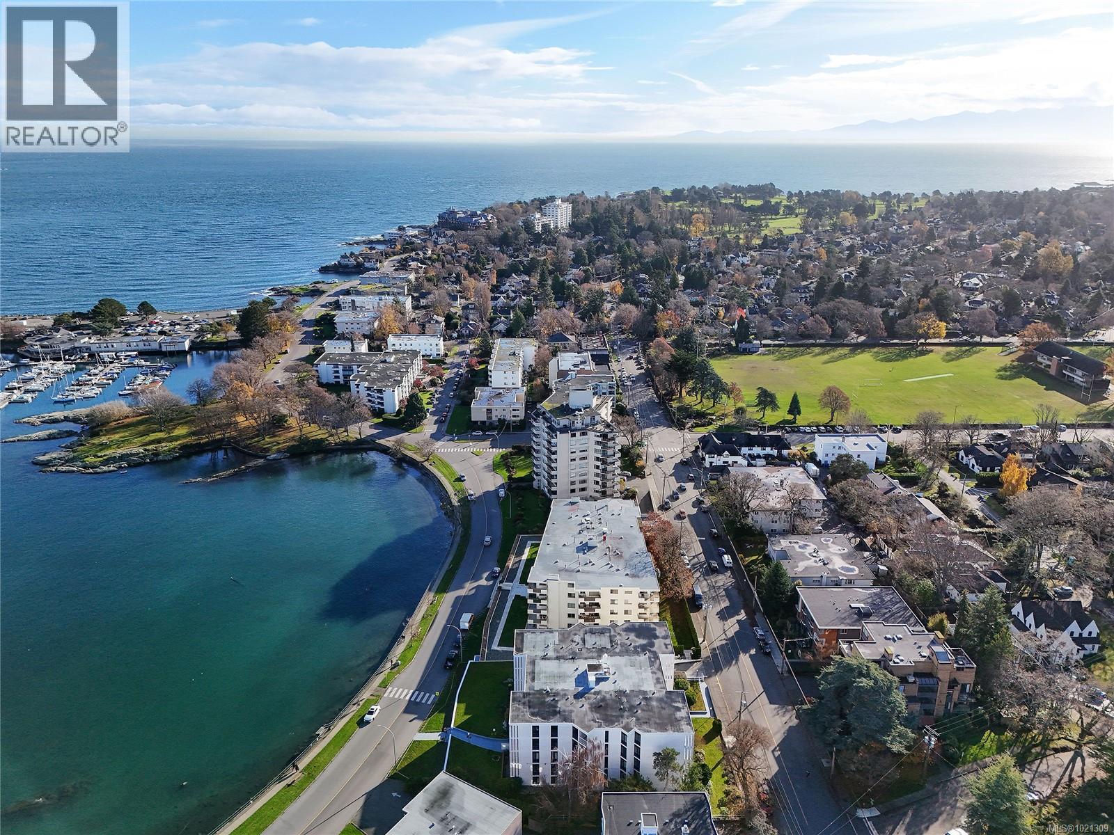 507 1440 BEACH Drive, Oak Bay