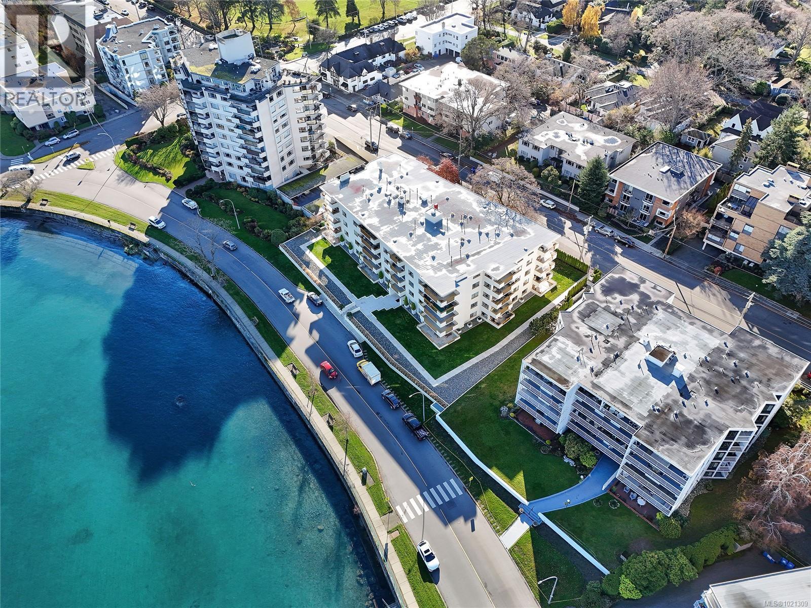 507 1440 BEACH Drive, Oak Bay