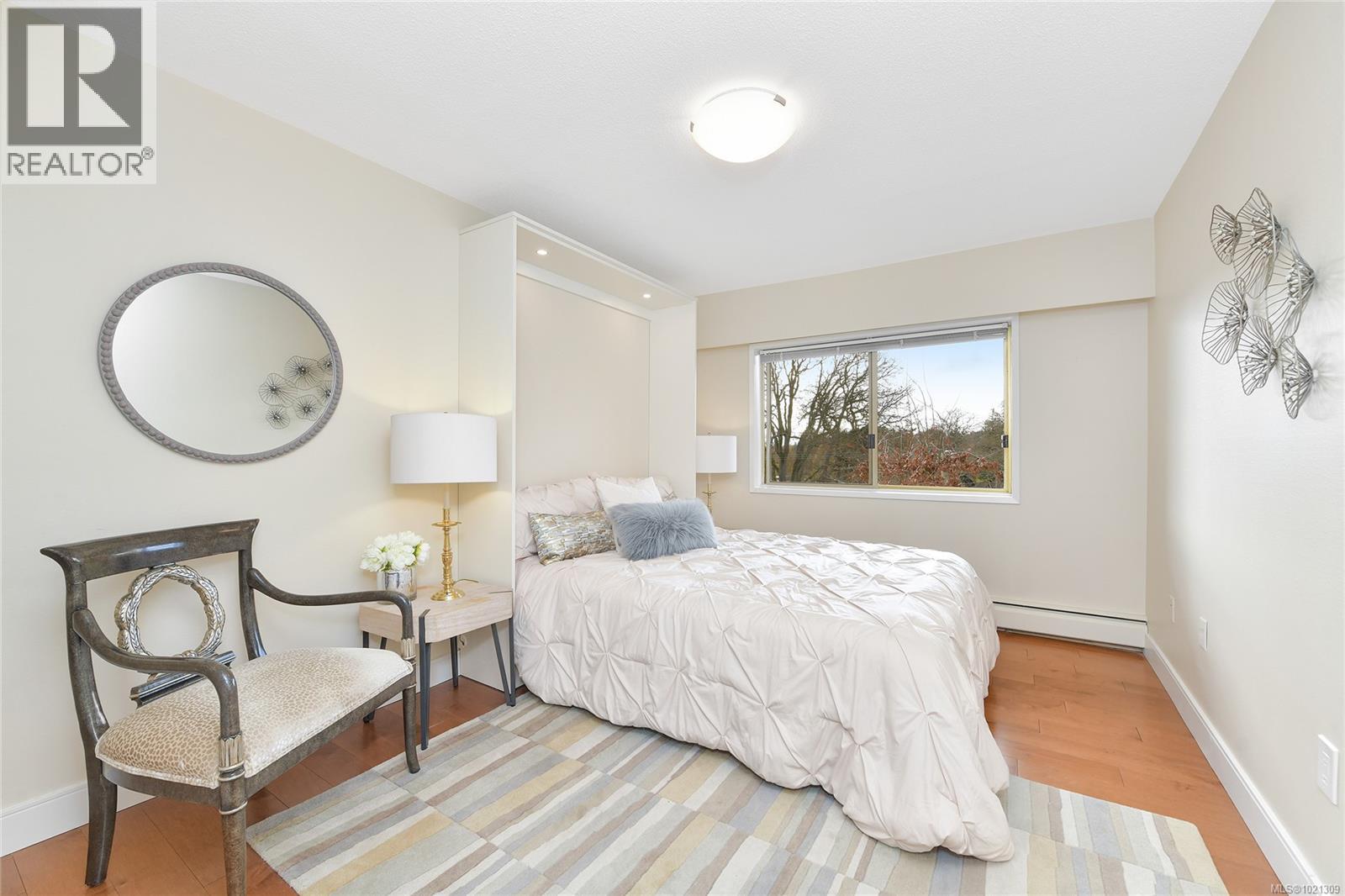 507 1440 BEACH Drive, Oak Bay