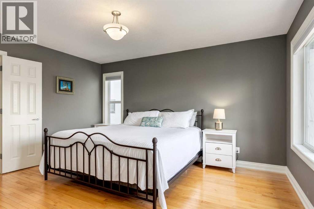 Single Family House for Sale in   Street SW Shaganappi Calgary 